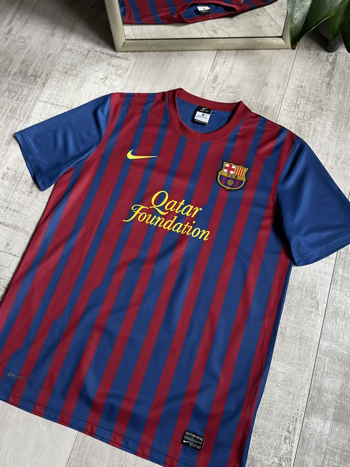 Nike Nike Barcelona 2011/2012 Football Shirt Home Jersey RARE Size US L / EU 52-54 / 3 - 2 Thumbnail