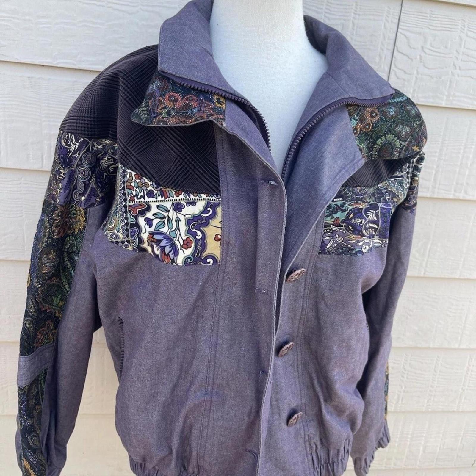 Other 90s bomber jacket and buttons #streetwear #boho Size M / US 6-8 / IT 42-44 - 1 Thumbnail