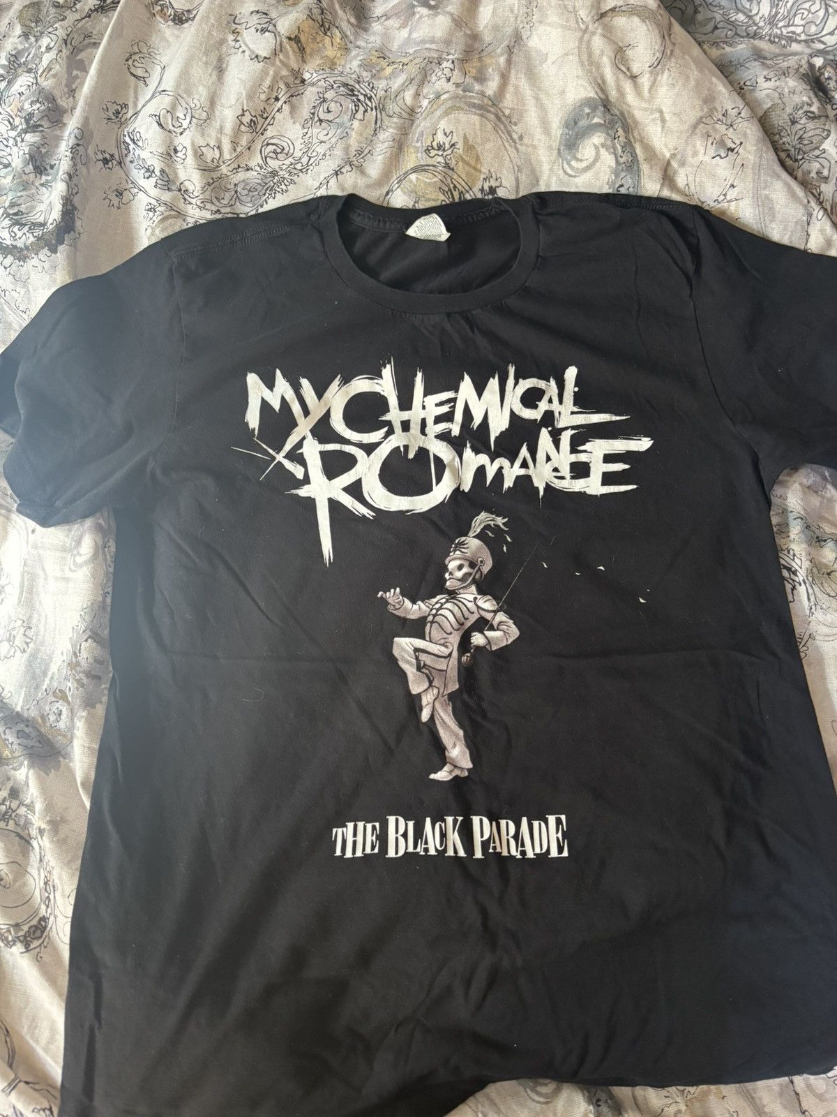 Other MCR 2006 The Black Parade band tee Size US L / EU 52-54 / 3 - 1 Thumbnail