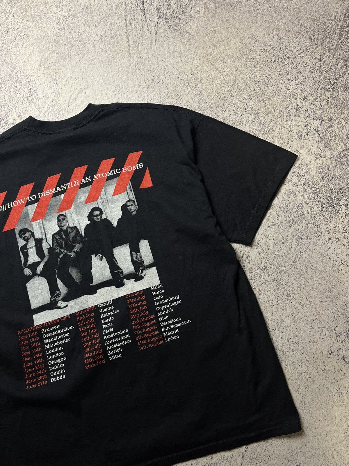Band Tees Vintage 2005 U2 How To Dismantle An Atomic Bomb Faded Tee Size US XL / EU 56 / 4 - 13 Thumbnail