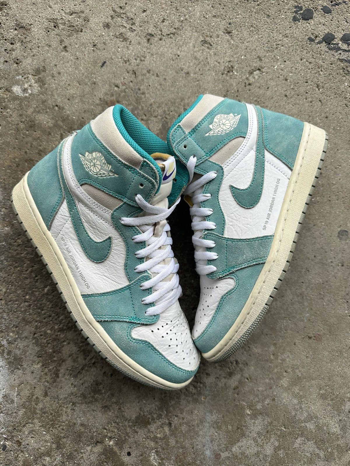 Jordan Brand Nike Air Jordan 1 Retro High OG Turbo Green size 8 Size US 8 / EU 41 - 1 Thumbnail