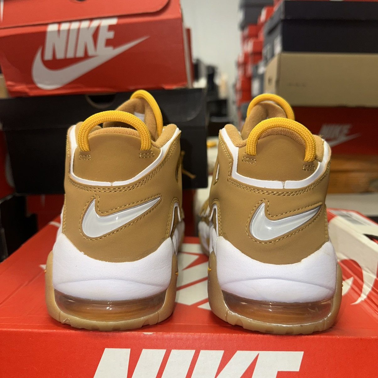 Nike Size 6Y (7.5W) - Nike Air More Uptempo (GS) DQ4713-700 Size US 7.5 / IT 37.5 - 4 Thumbnail