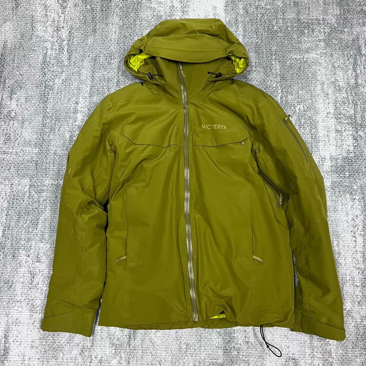 Arc'teryx Arcteryx puffer jacket avocado size M lightly used Size US M / EU 48-50 / 2 - 1 Thumbnail