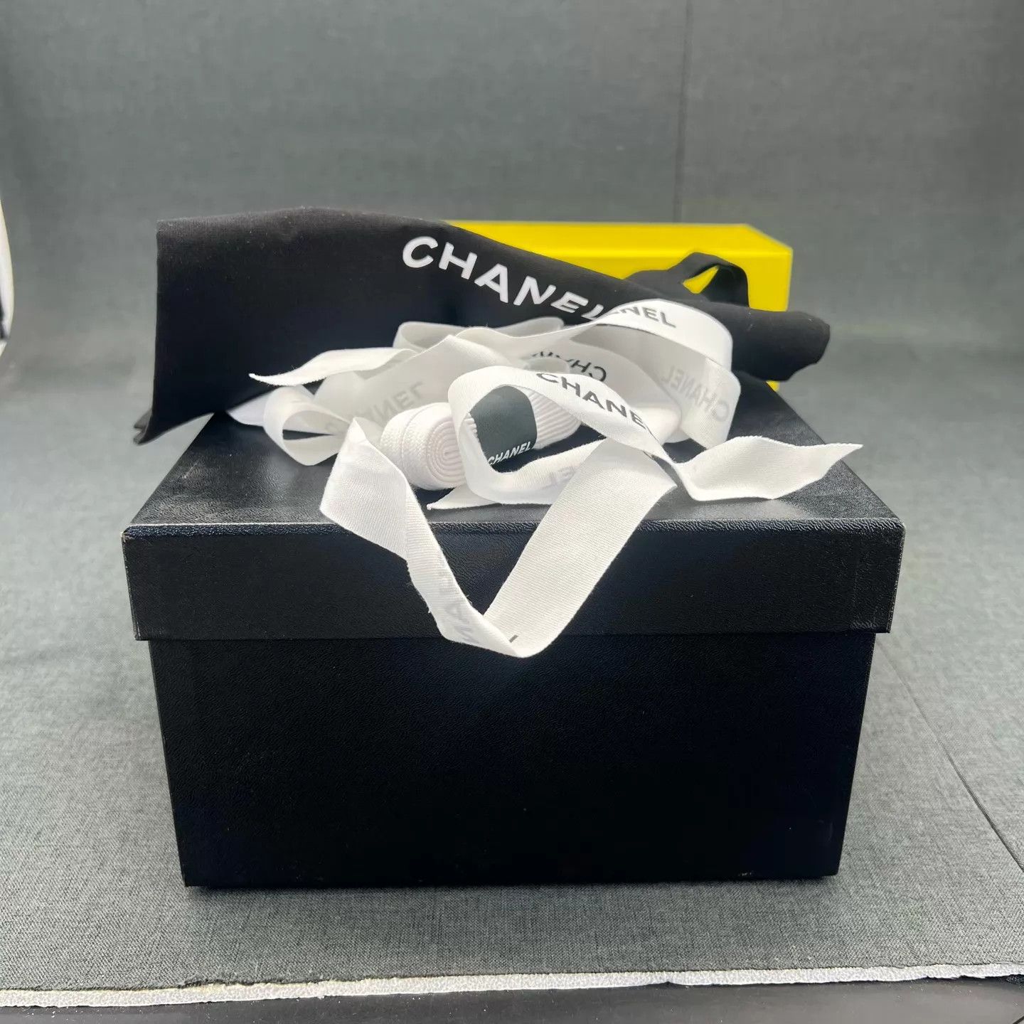 Chanel CHANEL CC White & Blue Sneakers 36.5 99 New With Box Size US 6 / IT 36 - 9 Thumbnail