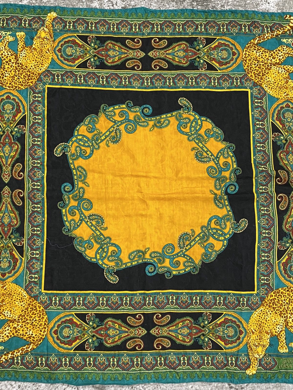 Versace Gianni Versace Handkerchief / Bandana / Neckerchief Size ONE SIZE - 8 Thumbnail