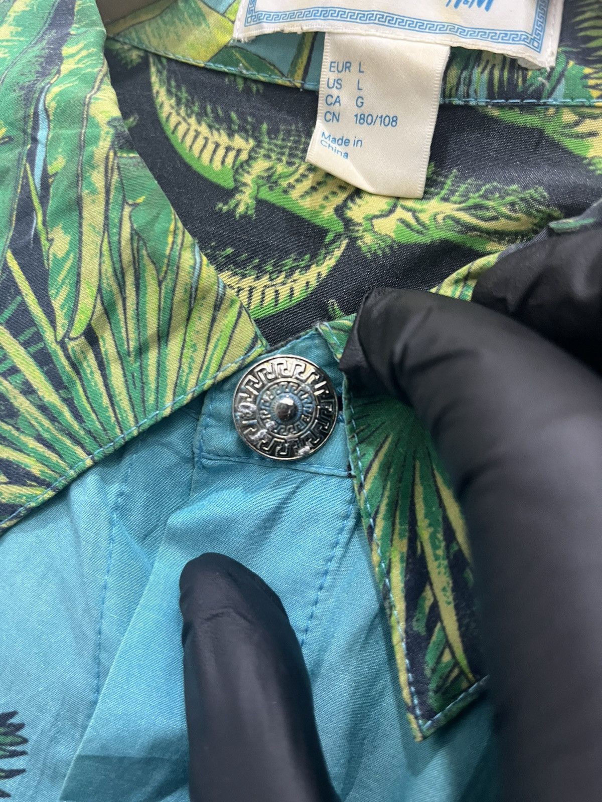 H&M × Versace Versace x H&M Full Print Alligator Long Sleeve Shirt Size US L / EU 52-54 / 3 - 5 Thumbnail