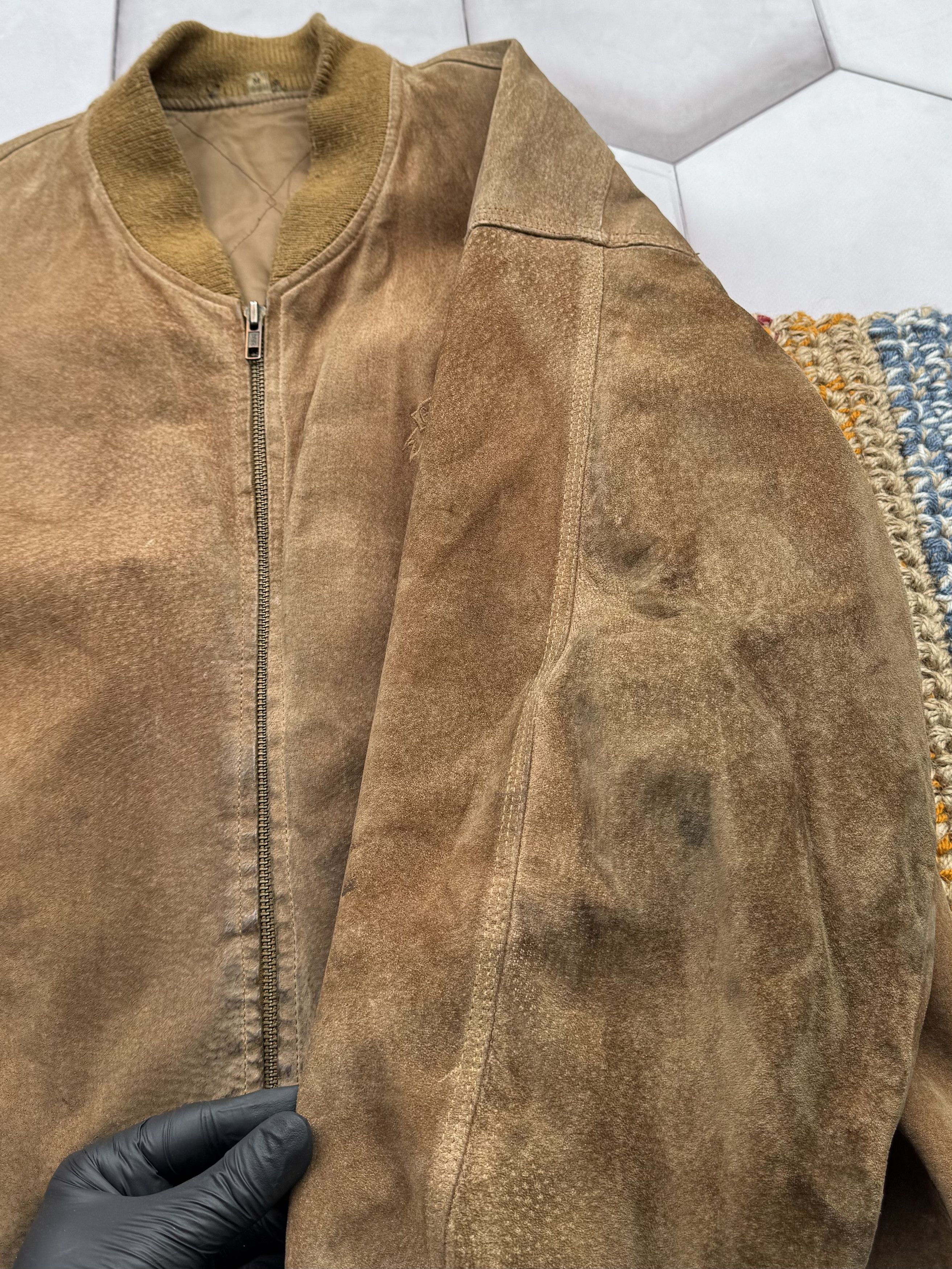Japanese Brand Vintage Suede Bomber Jacket (E4) Size US M / EU 48-50 / 2 - 6 Thumbnail
