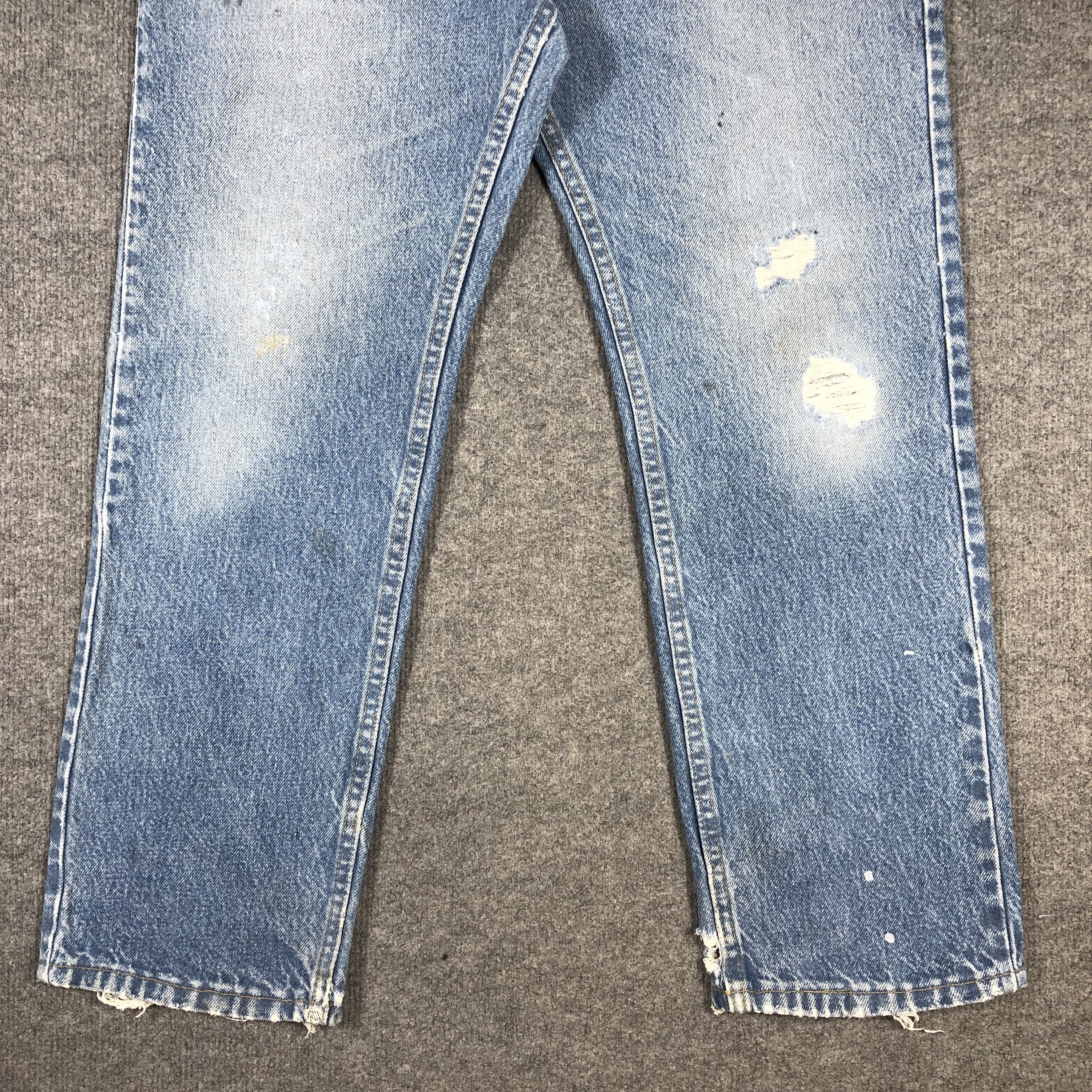 Lee × Vintage Vintage 90s Lee Light Blue Wash Distress L713 Size US 32 / EU 48 - 4 Thumbnail