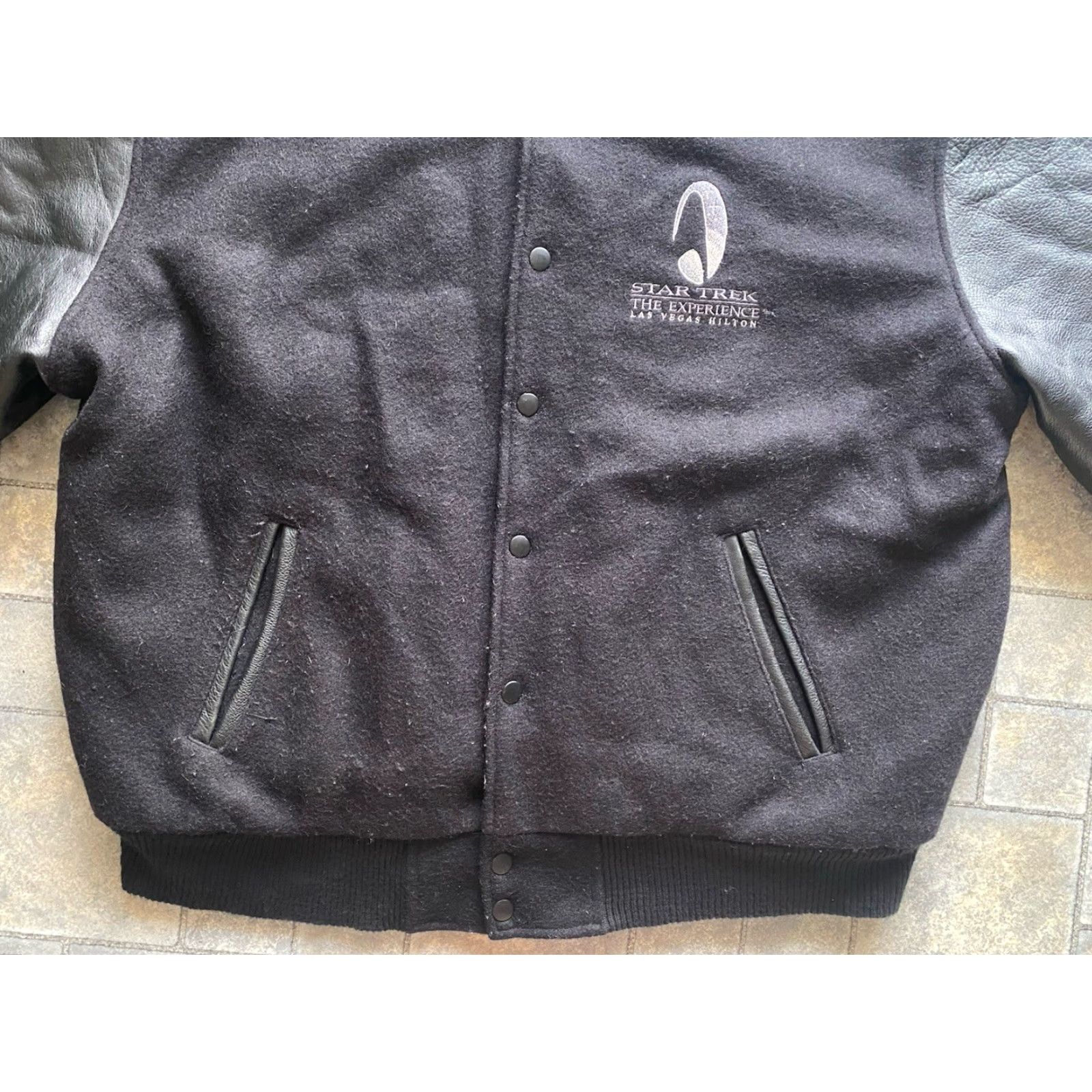 Vintage VINTAGE Star Trek Jacket Varsity Mens L Made in USA Black Wool 1997 Las Vegas Experience Size US L / EU 52-54 / 3 - 3 Thumbnail