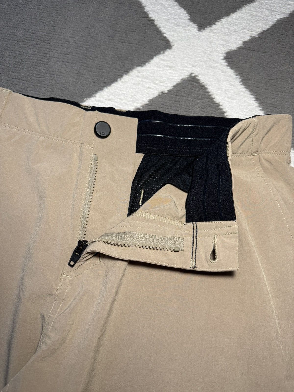 Oakley Oakley men’s beige shorts with logo size 36 Size US 36 / EU 52 - 9 Thumbnail