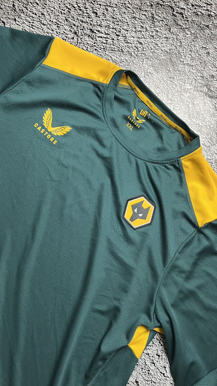 Castore Wolverhampton Wanderers longsleeve castore jersey Size US XXL / EU 58 / 5 - 2 Thumbnail