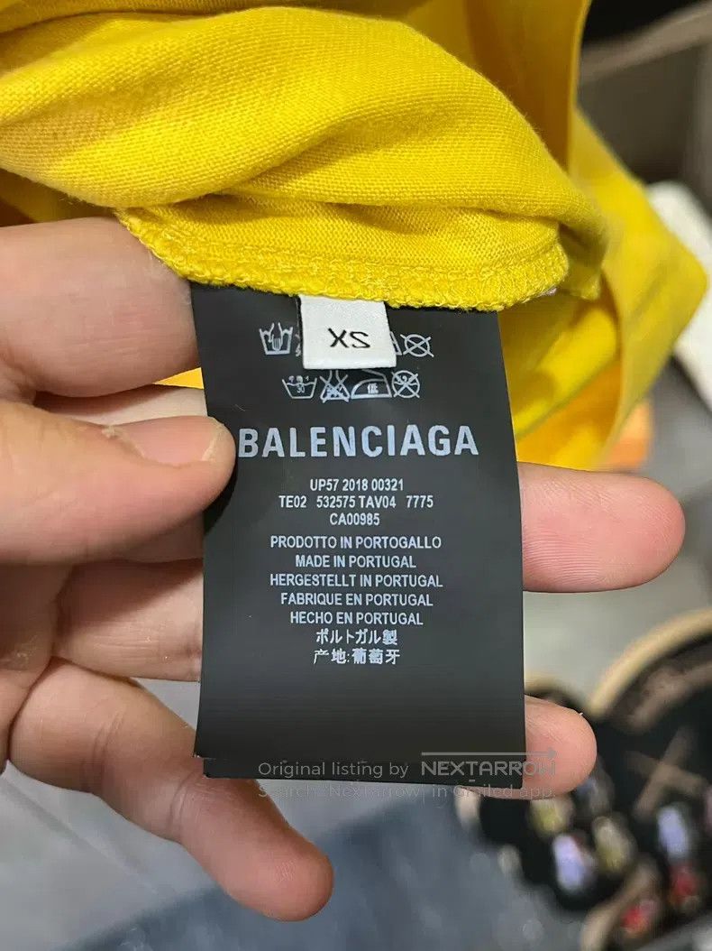 Balenciaga Balenciaga Yellow Embroidered Letter Short Sleeve Size US XS / EU 42 / 0 - 9 Thumbnail