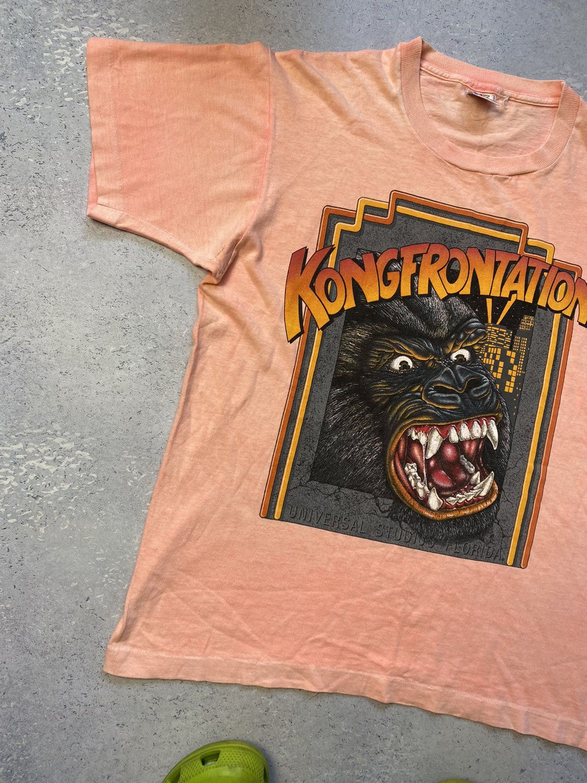 Universal Studios × Vintage Vintage Konfrontation King Kong Overprint 90s T-Shirt Size US L / EU 52-54 / 3 - 3 Thumbnail