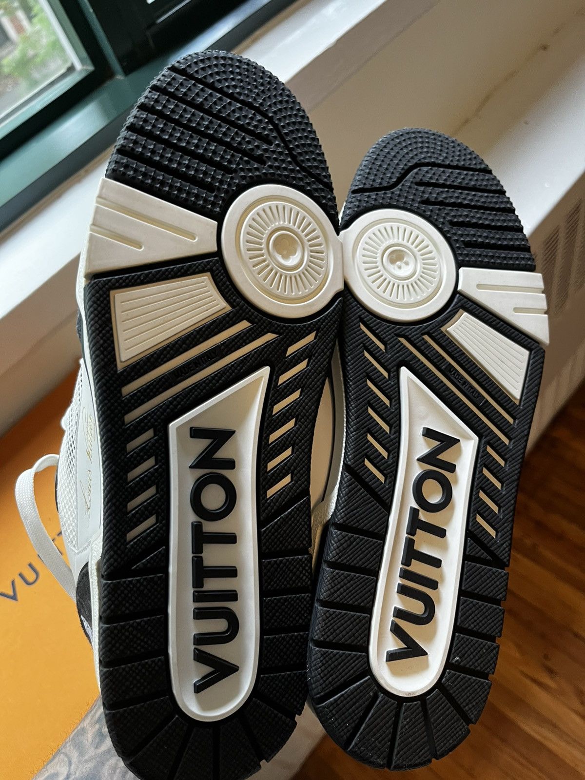 Louis Vuitton Louis Vuitton monogram w/strap Size US 9.5 / EU 42-43 - 3 Thumbnail