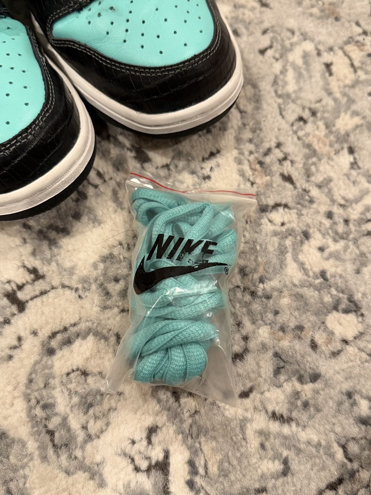 Nike × Tiffany & Co. Nike SB Dunk Low Diamond Supply Co. “Tiffany” 2005 Size 11 Size US 11 / EU 44 - 7 Thumbnail