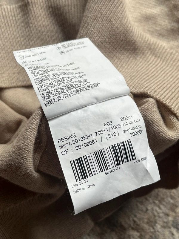 Burberry Burberry London Sz 4 / S V-Neck Sweater Size US S / EU 44-46 / 1 - 6 Thumbnail