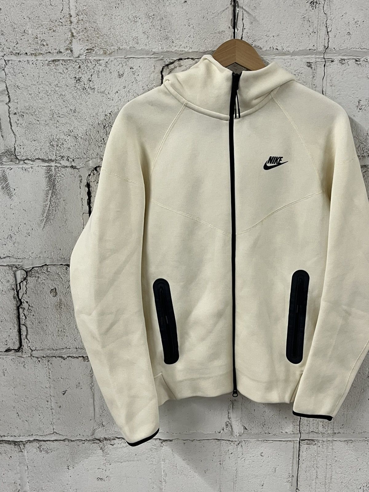 Nike Nike tech zip up hoodie cream colorway streetwear sports Size US S / EU 44-46 / 1 - 5 Thumbnail
