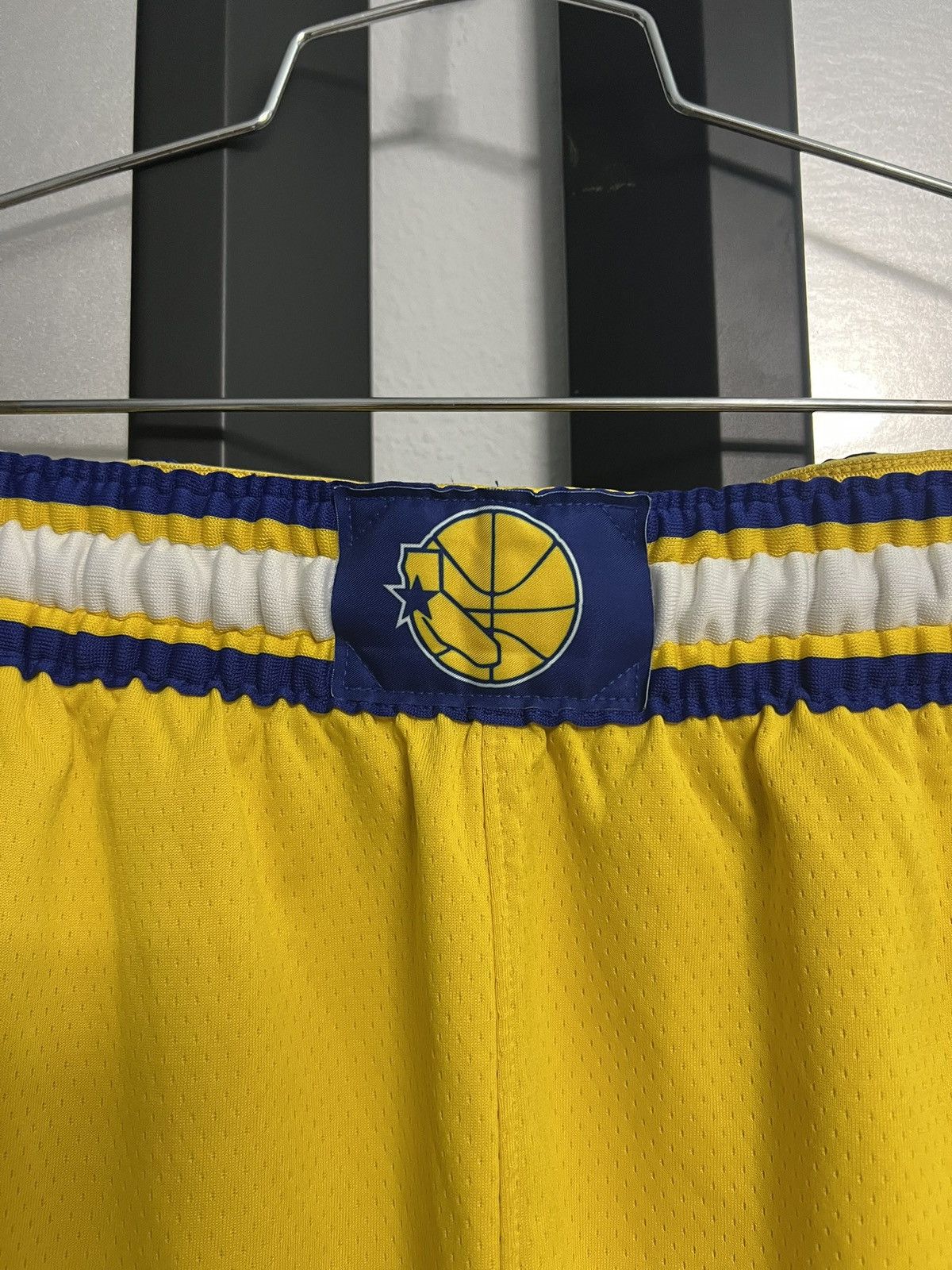 NBA Warriors Shorts Size US 36 / EU 52 - 5 Thumbnail