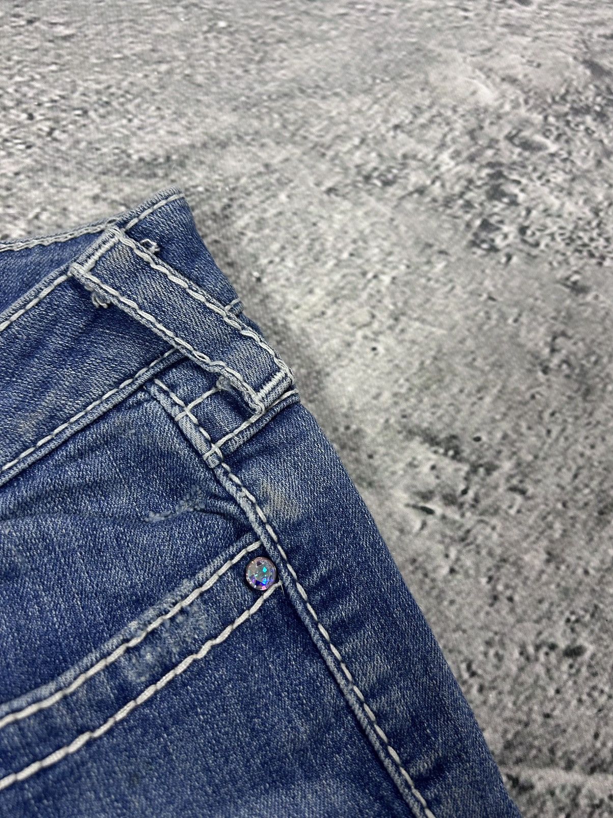 True Religion True Religion jeans swarovski rhinestones white stitching Size 31" - 9 Thumbnail