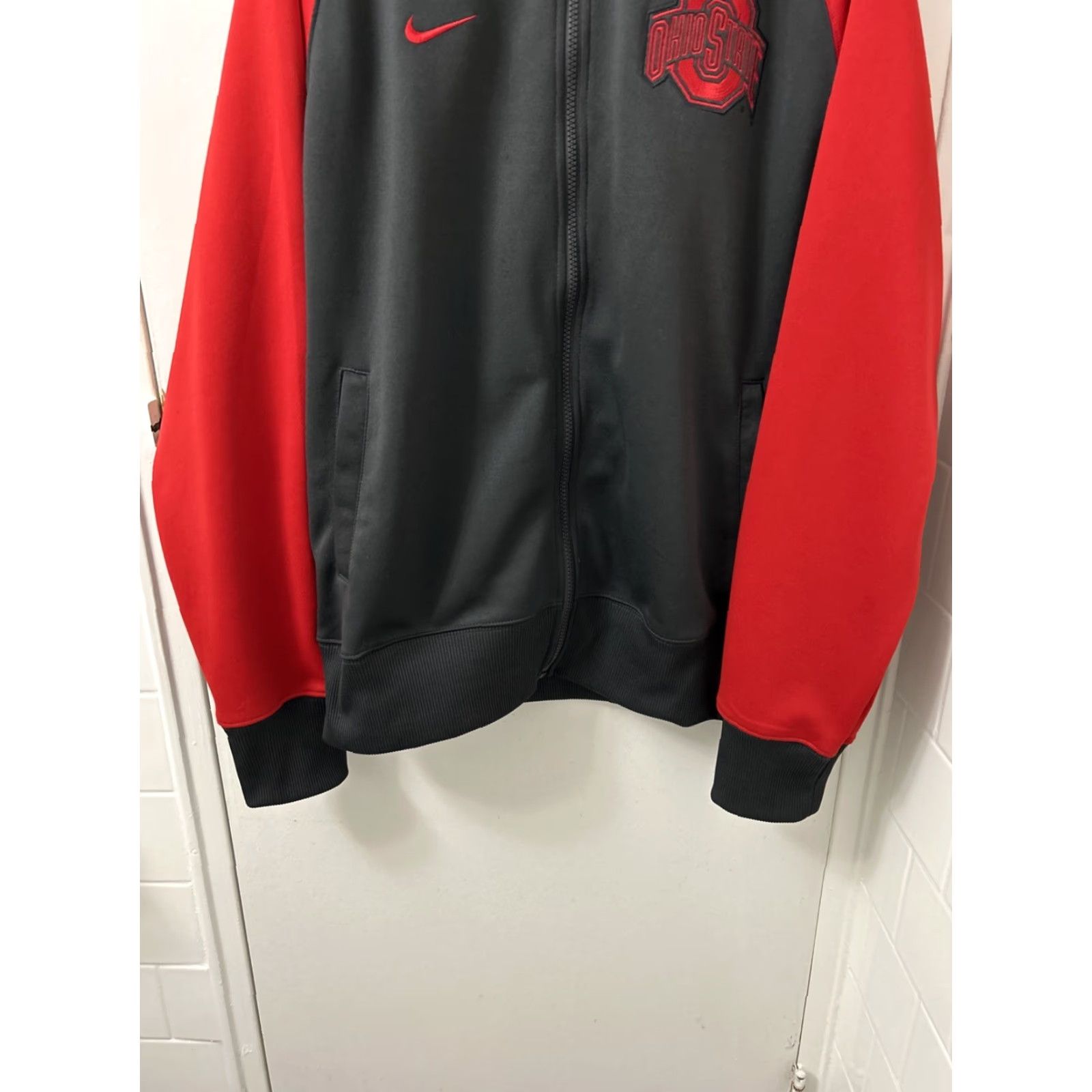 Nike Nike Track Jacket Mens Large Black Red Full Zip Swoosh Logo Pockets Size US L / EU 52-54 / 3 - 3 Thumbnail