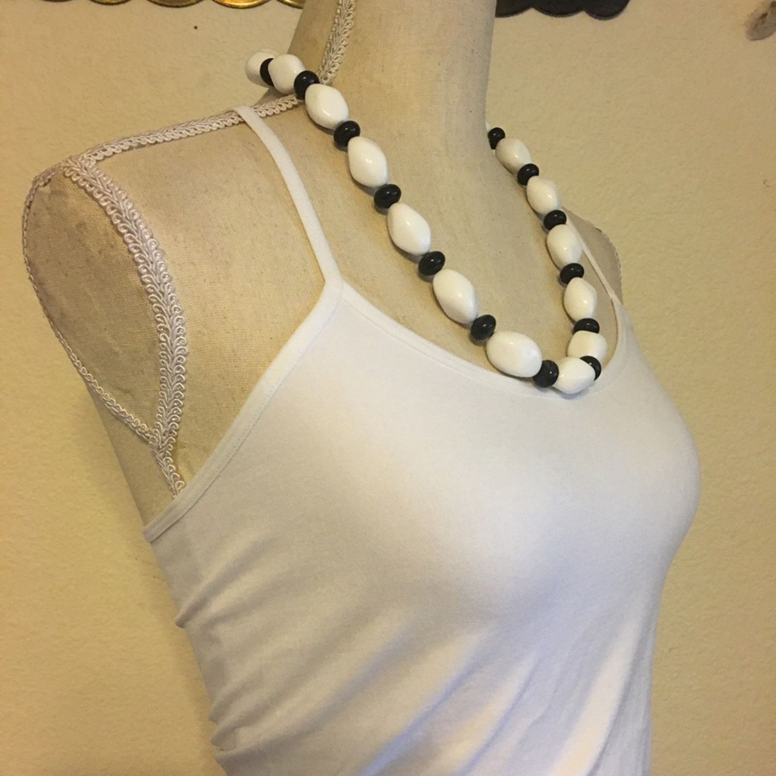 Vintage Vintage chunky black and white bead necklace Size ONE SIZE - 2 Thumbnail
