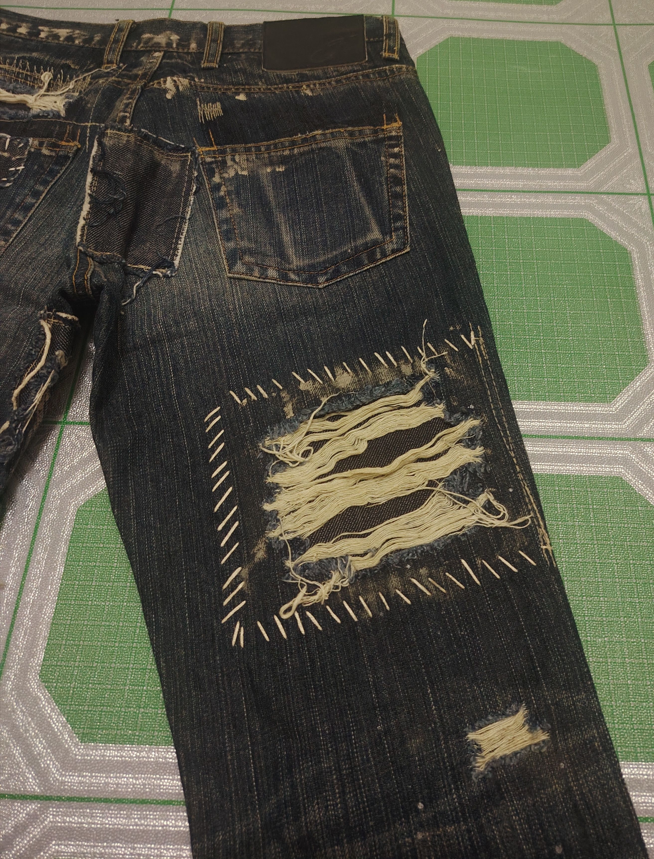 Who Decides War Japanese Casper John Distressed Thrashed jeans Size US 28 / EU 44 - 17 Thumbnail