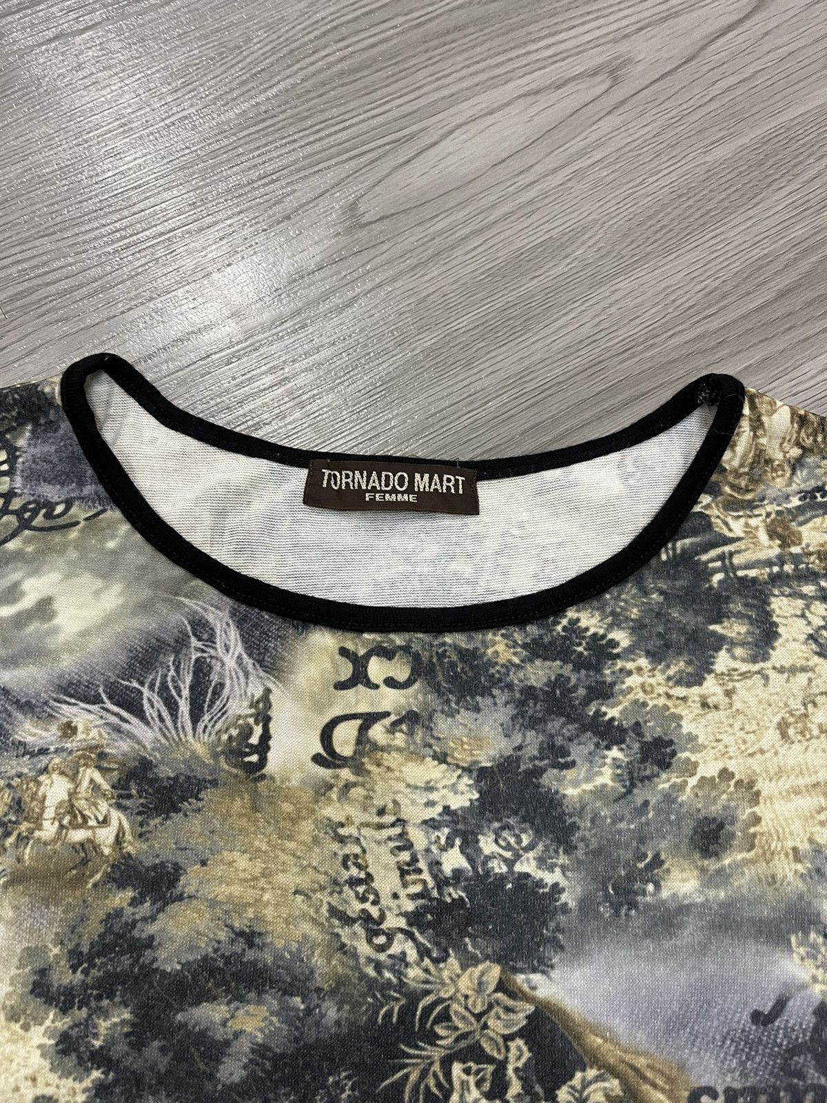 Tornado Mart Stretch Body Shirt With Abstract Design