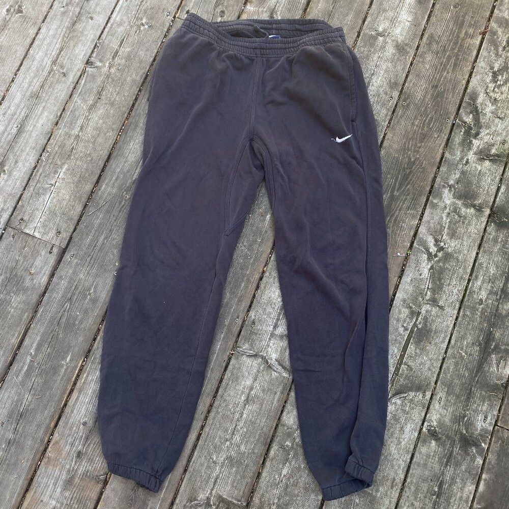 Nike Nike Club Cuff Pants Swoosh Mens Sweatpants Joggers Medium Size US 32 / EU 48 - 1 Thumbnail