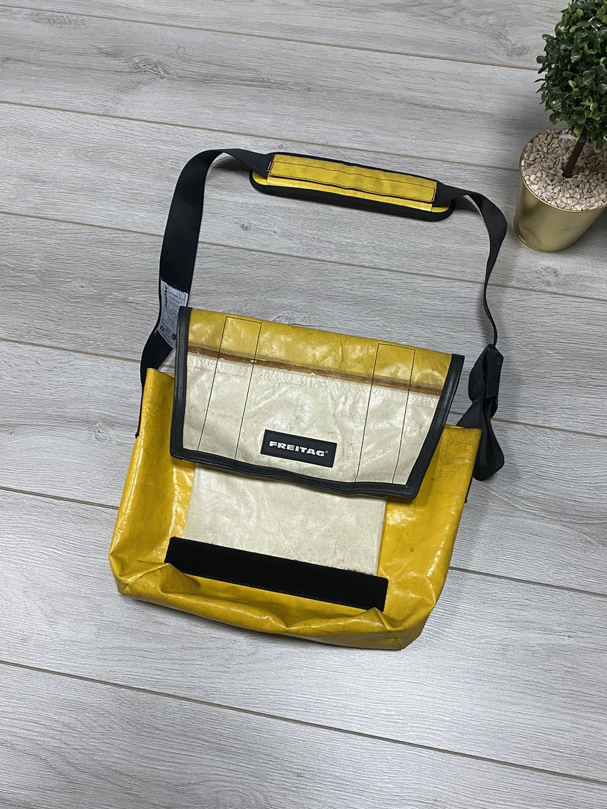 Freitag Freitag🇨🇭X 3 in 1 recycle ♻️ waterproof vintage Zurich bag Size ONE SIZE - 3 Thumbnail