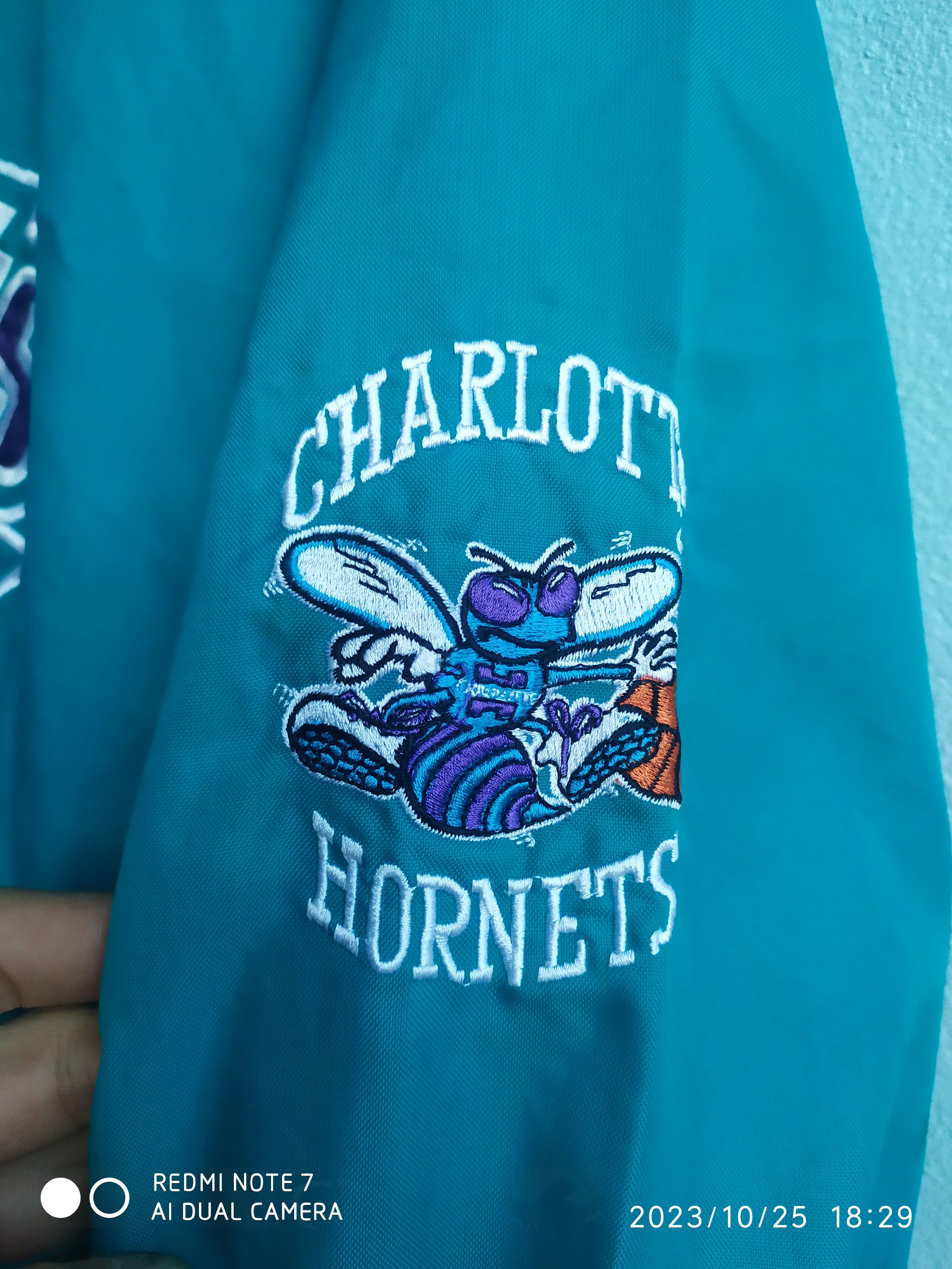 NBA Vintage Starter Charlotte Hornets NBA Size US L / EU 52-54 / 3 - 6 Thumbnail