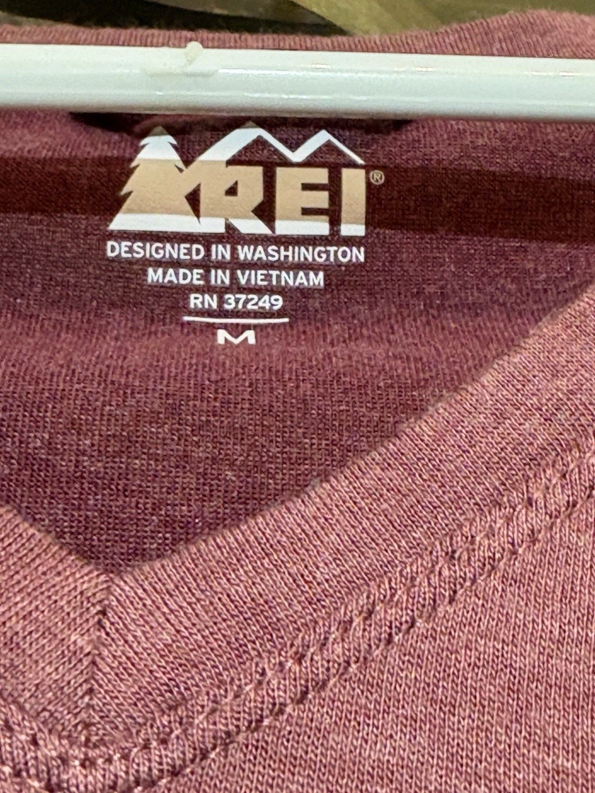 Rei REI Medium V-neck Athletic Performance Hiking Outdoors Size M / US 6-8 / IT 42-44 - 5 Thumbnail