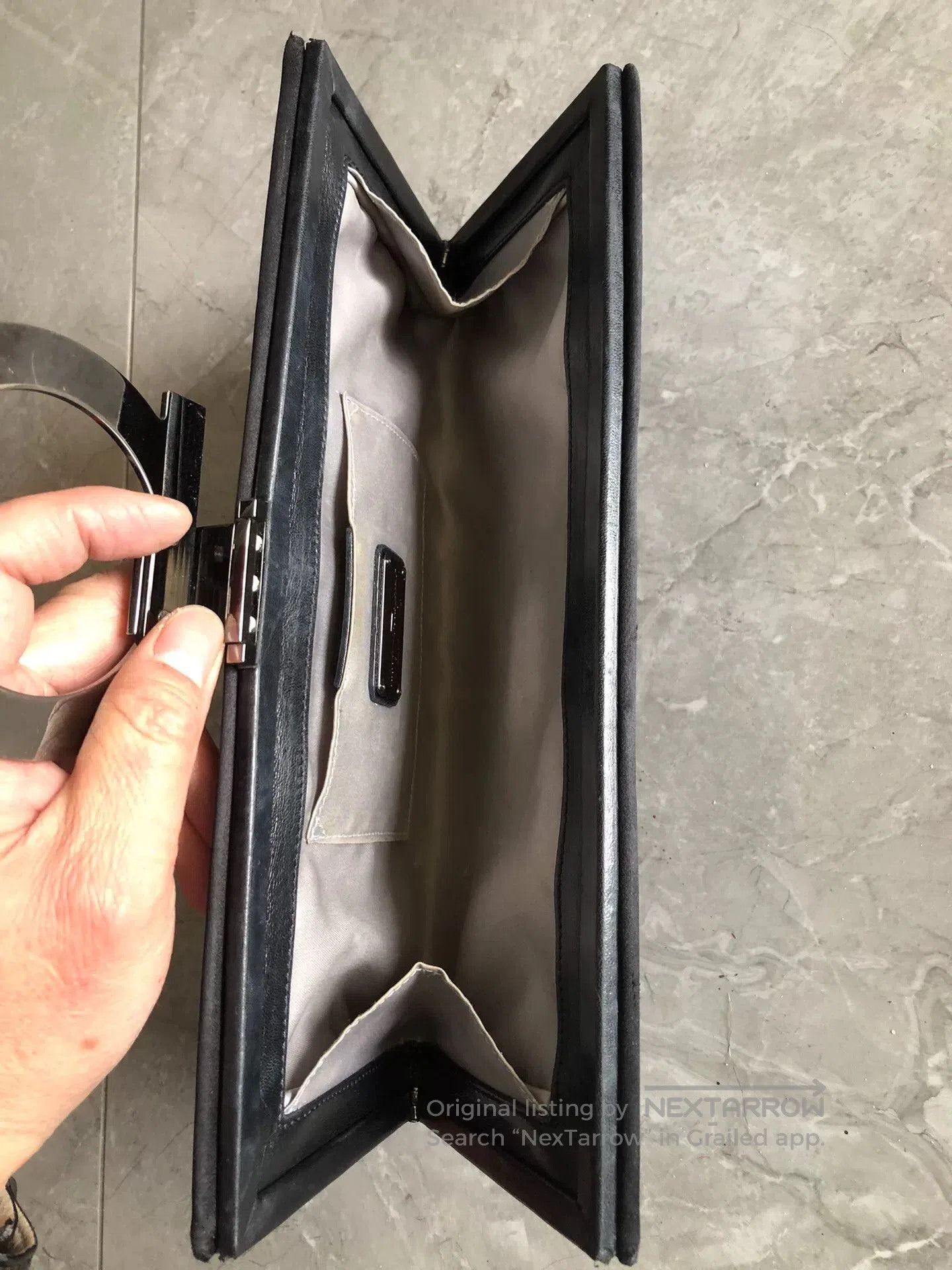 Salvatore Ferragamo Ferragamo Black Silver Diamante Horseshoe Clutch. Size ONE SIZE - 3 Thumbnail