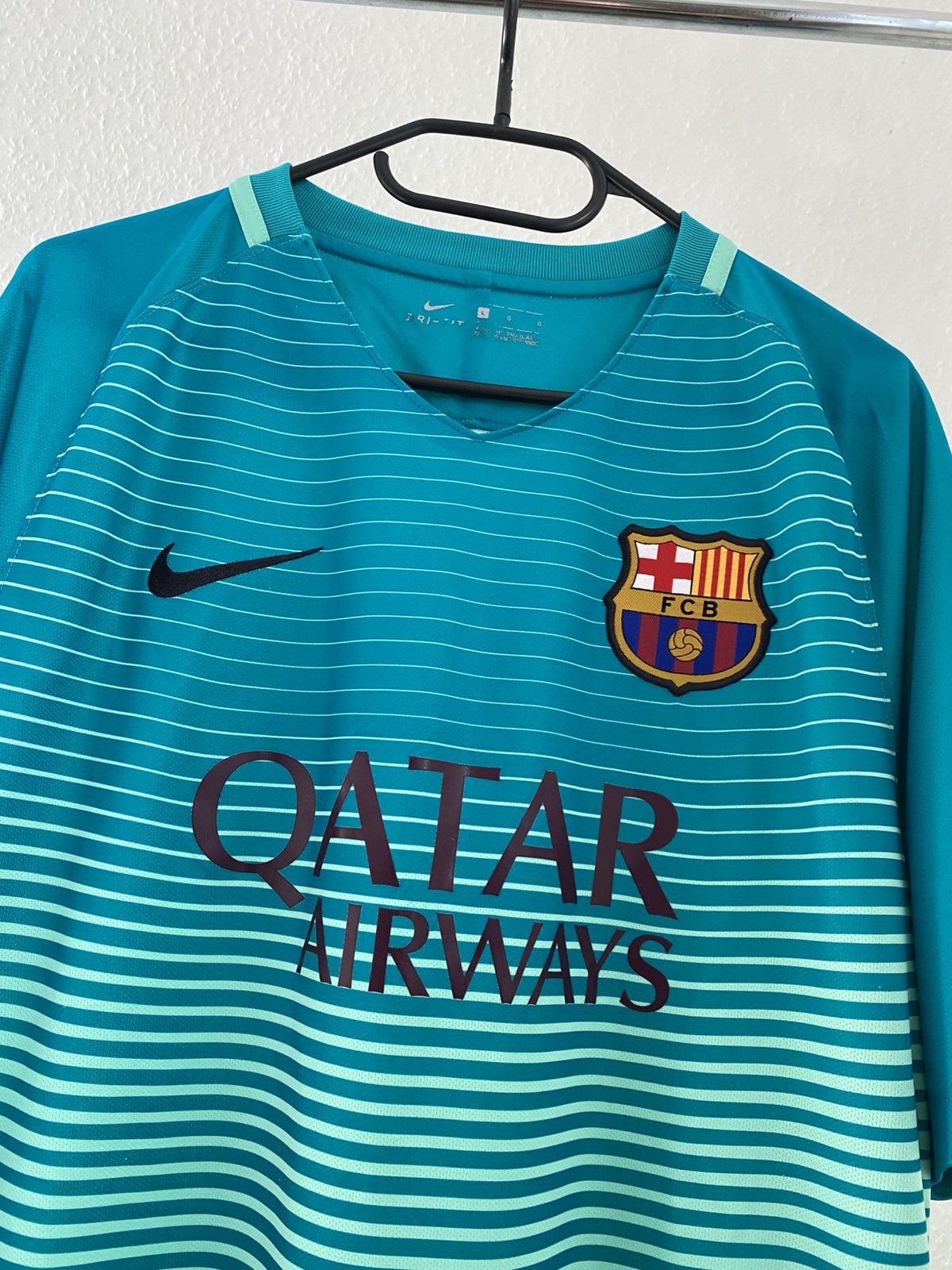 Nike Barcelona 2016 2017 Away Soccer Jersey Shirt Nike PSG Messi Size US L / EU 52-54 / 3 - 2 Thumbnail