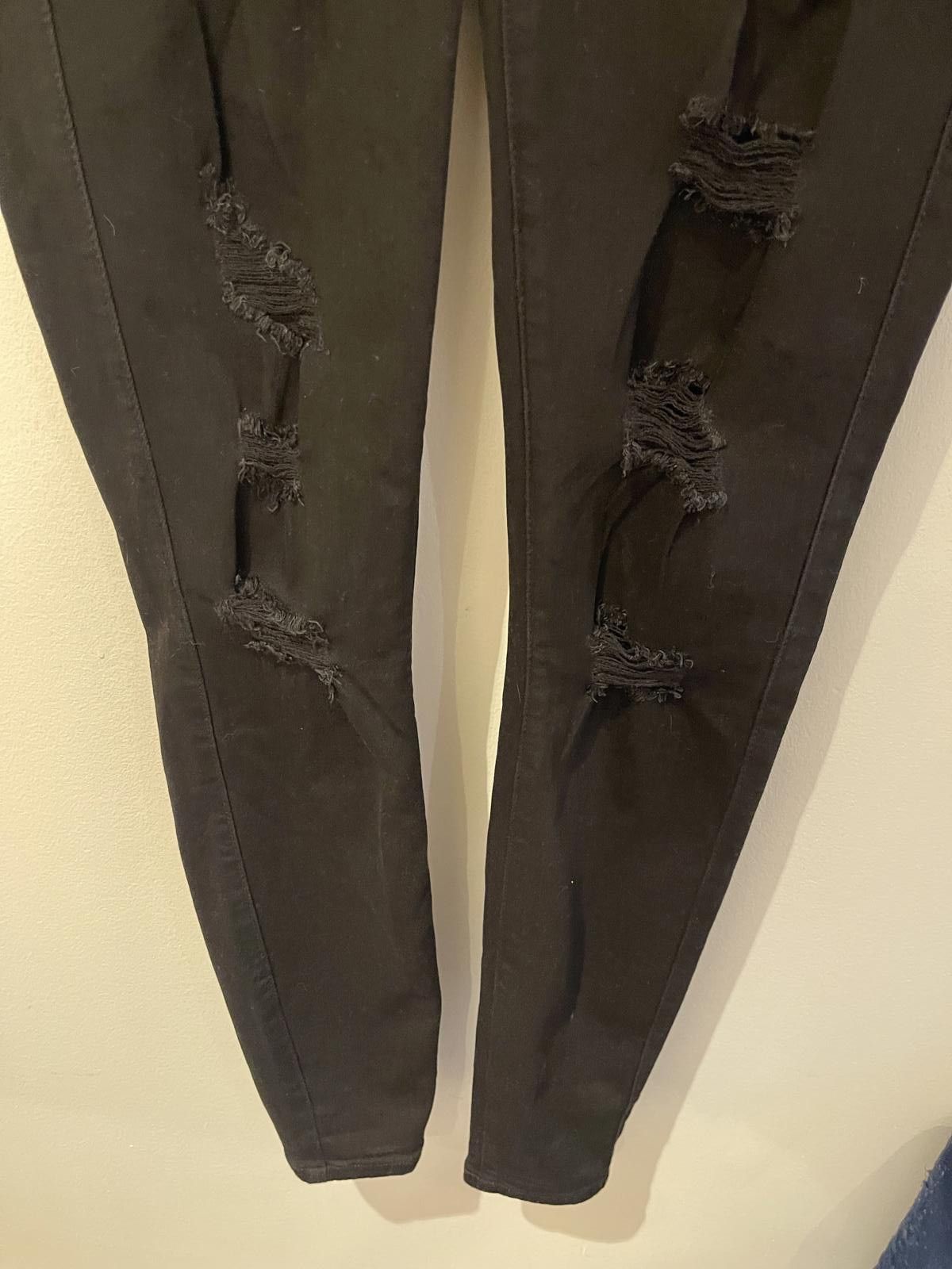 Torrid Torrid ripped bombshell skinny jeans Size 32" / US 10 / IT 46 - 2 Thumbnail