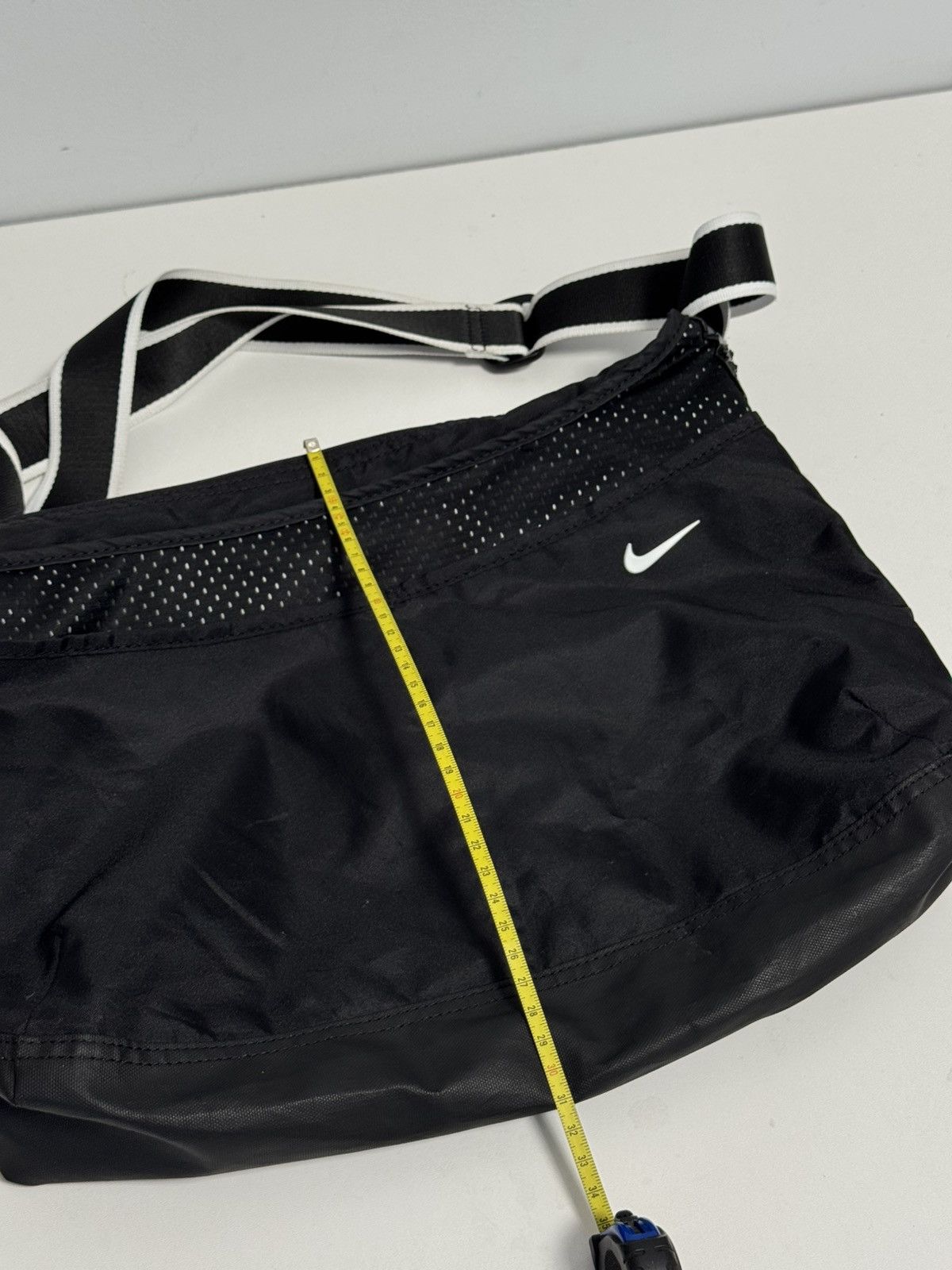 Nike Nike Vintage Y2K style Hype messenger swoosh Size ONE SIZE - 16 Thumbnail