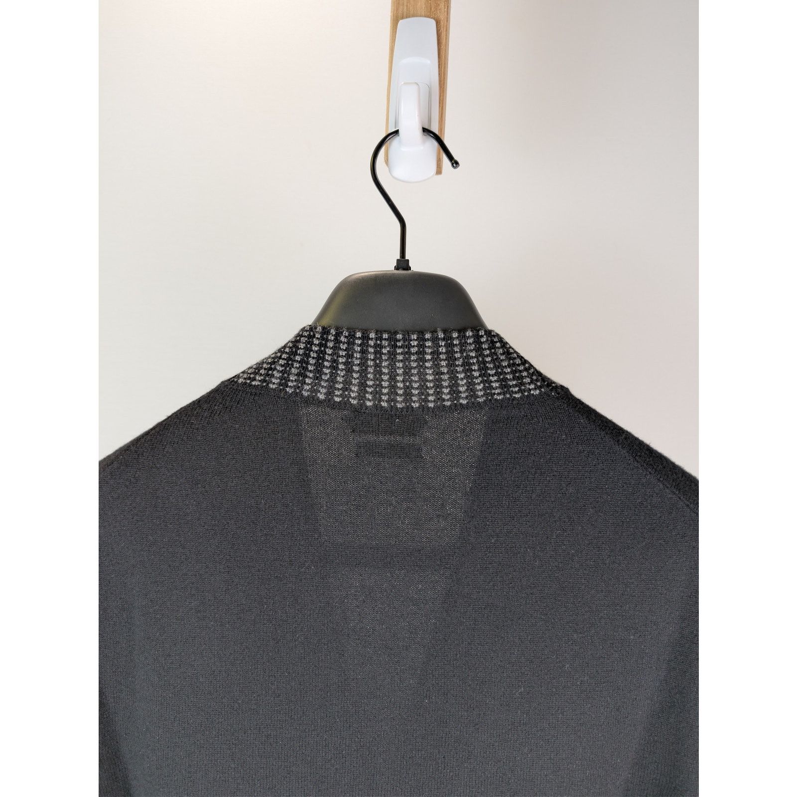 Tom Ford o1rshd1 Knitwear V-Neck Cardigan Sweater in Black Size US M / EU 48-50 / 2 - 15 Thumbnail