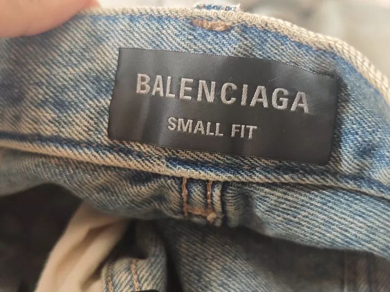Balenciaga Balenciaga size XS Wash and wear Baggy zipper jeans backwa Size US 27 - 5 Thumbnail