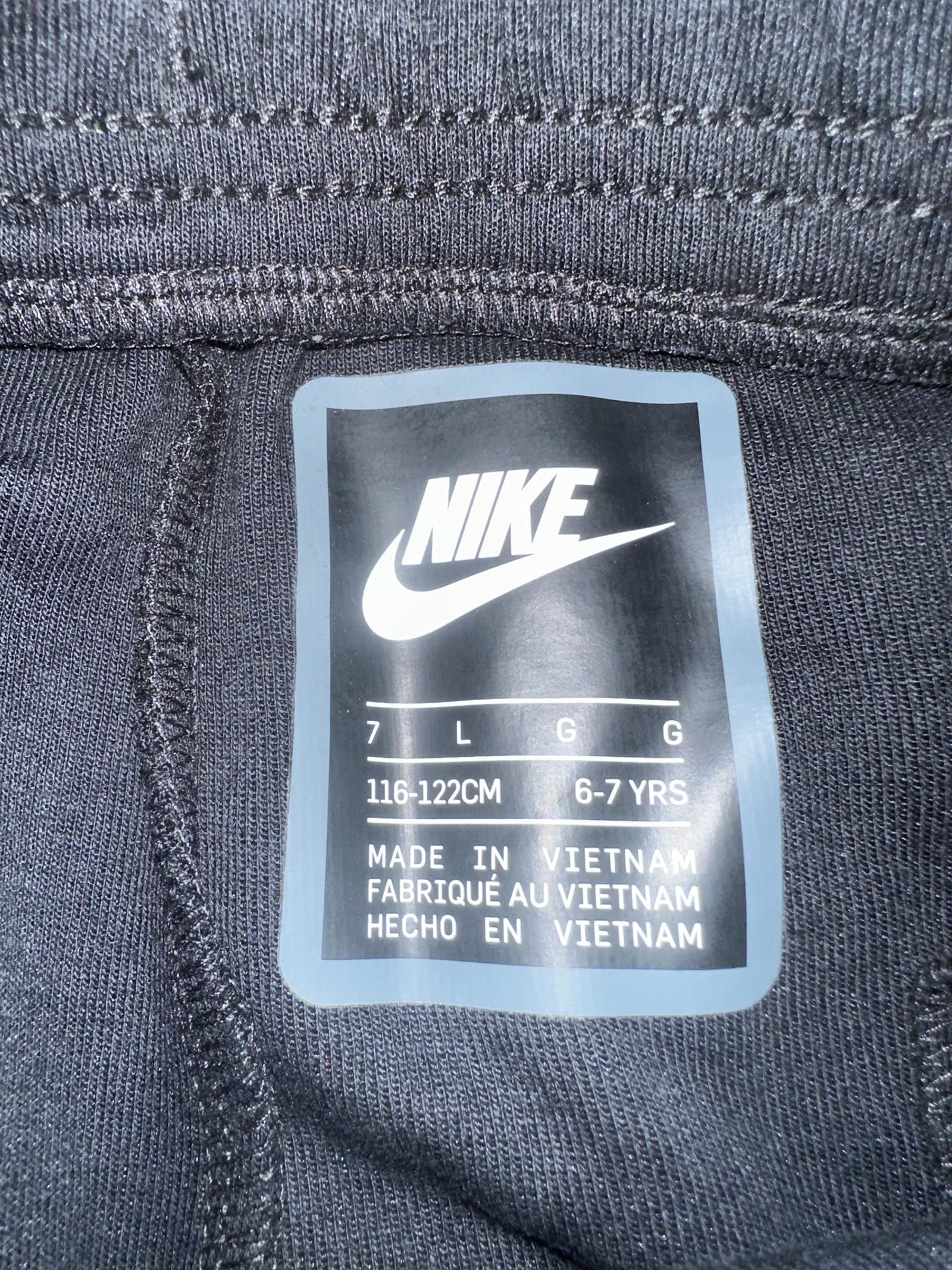 Nike Nike Little Kids (Boy’s) Tech Fleece Black Shorts Size US 26 / EU 42 - 6 Thumbnail