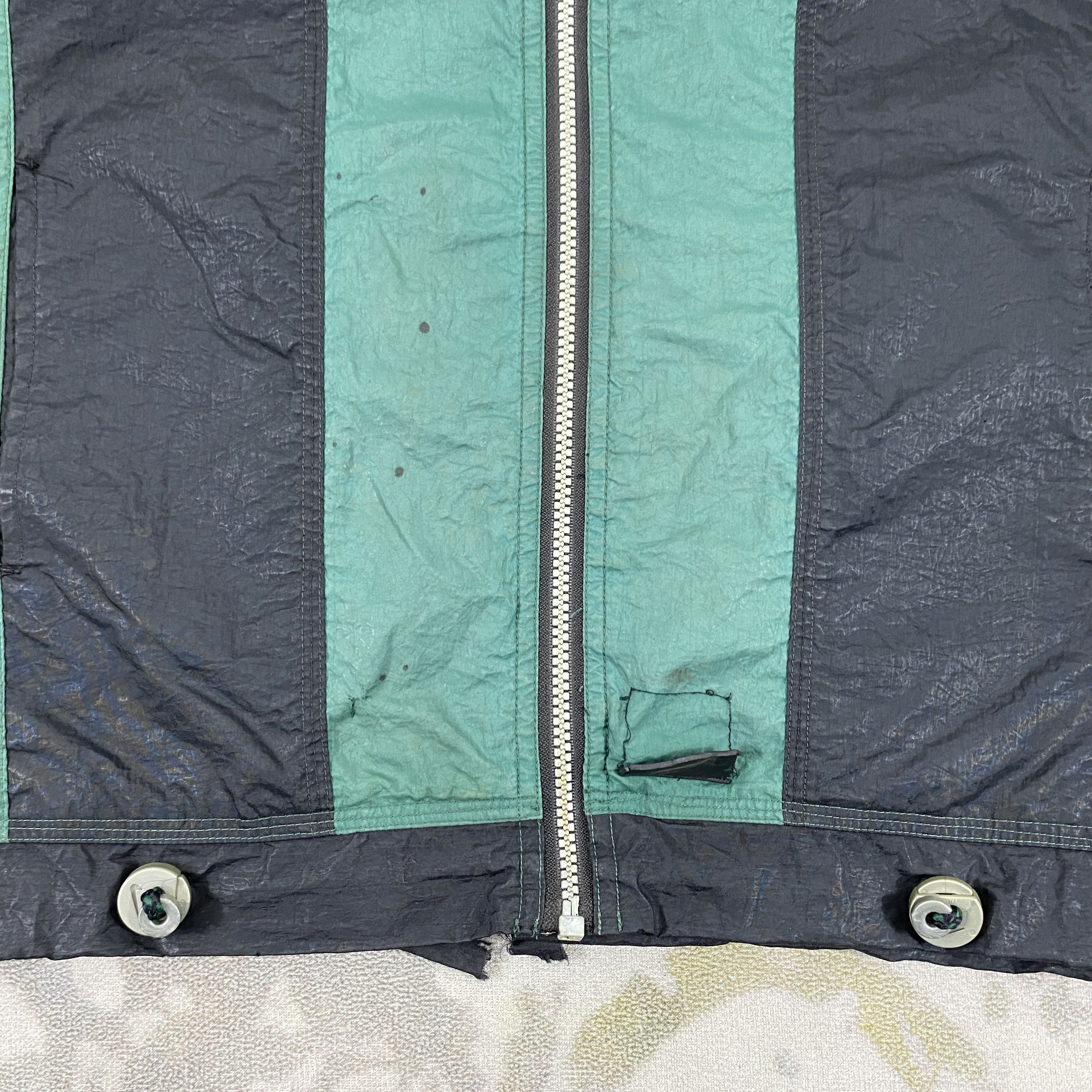 Japanese Brand Vintage Nike Distressed Windbreaker Puffer Jacket- J374 Size ONE SIZE - 18 Thumbnail
