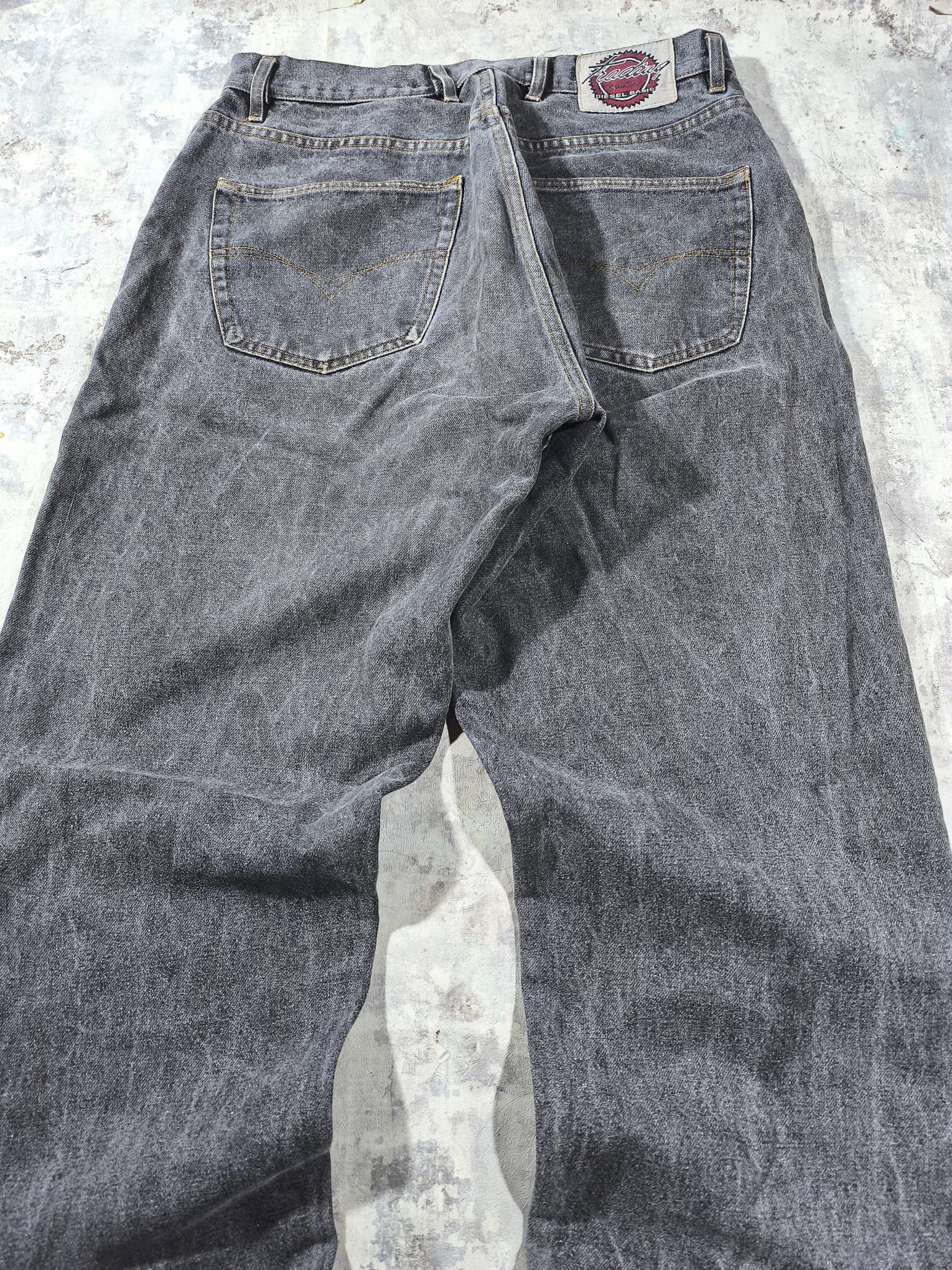 Diesel 90s Baggy Charcoal Grey Diesel Made in Italy Jeans Size US 32 / EU 48 - 4 Thumbnail