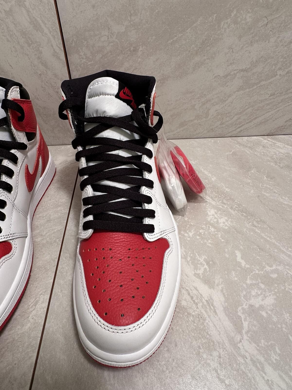 Jordan Brand Nike Air Jordan 1 Retro High OG Heritage Chicago sneakers 9 Size US 9 / EU 42 - 2 Thumbnail