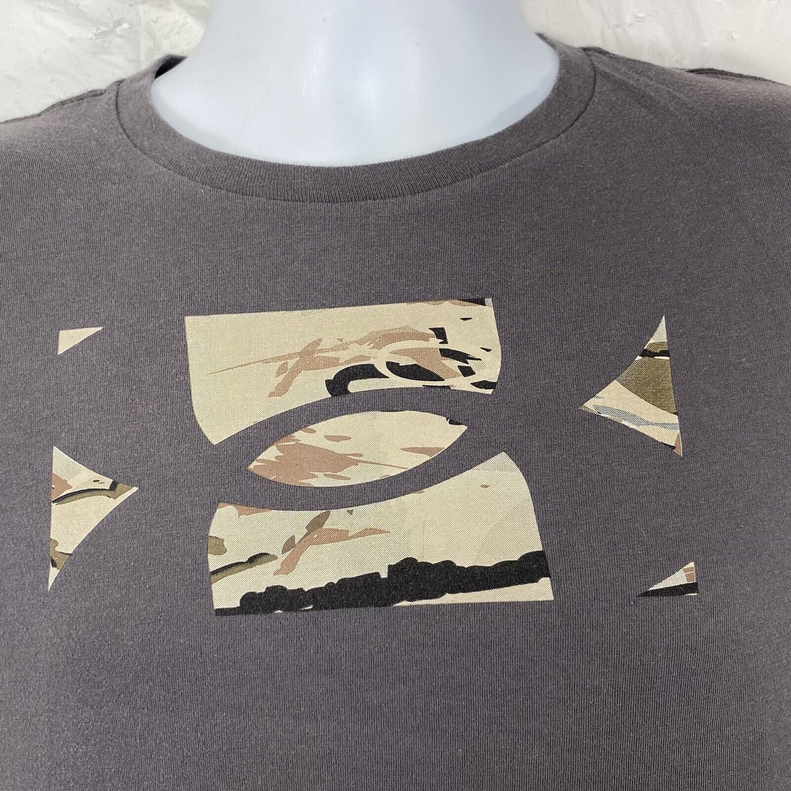 Under Armour Under Armour Small Gray Graphic T Shirt Athleisure Camo Logo Size S / US 4 / IT 40 - 2 Thumbnail