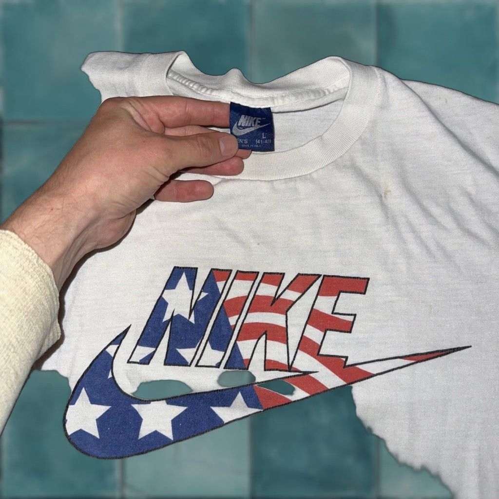 Nike VINTAGE Nike T-Shirt Main USA Flag City Series G-Printed Crew Neck Short Sleeve Men L Blue/White 80s 90s Fans Shirt Mens Size L Size US L / EU 52-54 / 3 - 1 Thumbnail