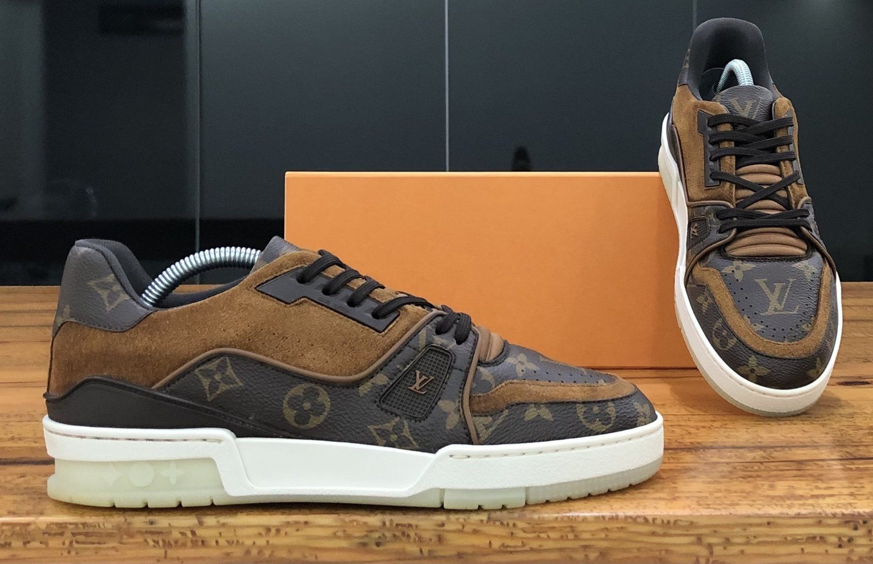 Louis Vuitton Louis Vuitton LV Trainer Brown Suede Monogram Size US 8 / EU 41 - 6 Thumbnail
