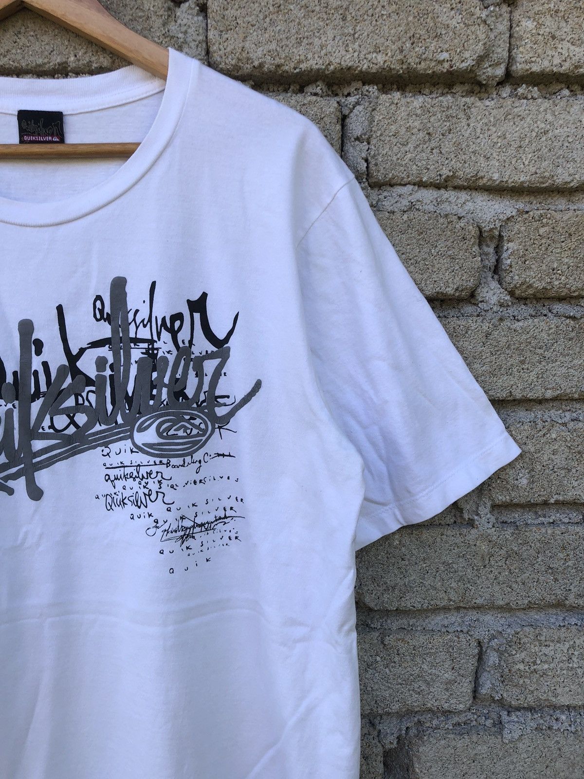 Quiksilver Vintage Y2K Quiksilver All Logo Surfing Tshirt Size US L / EU 52-54 / 3 - 6 Thumbnail