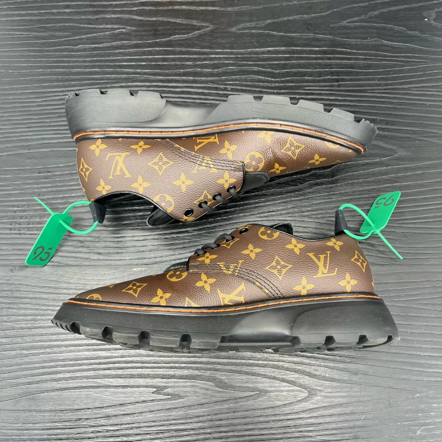 Louis Vuitton LV x NBA Bold Print Leather Kicks 41.5 (7.5) MINT Size US 8.5 / EU 41-42 - 2 Thumbnail