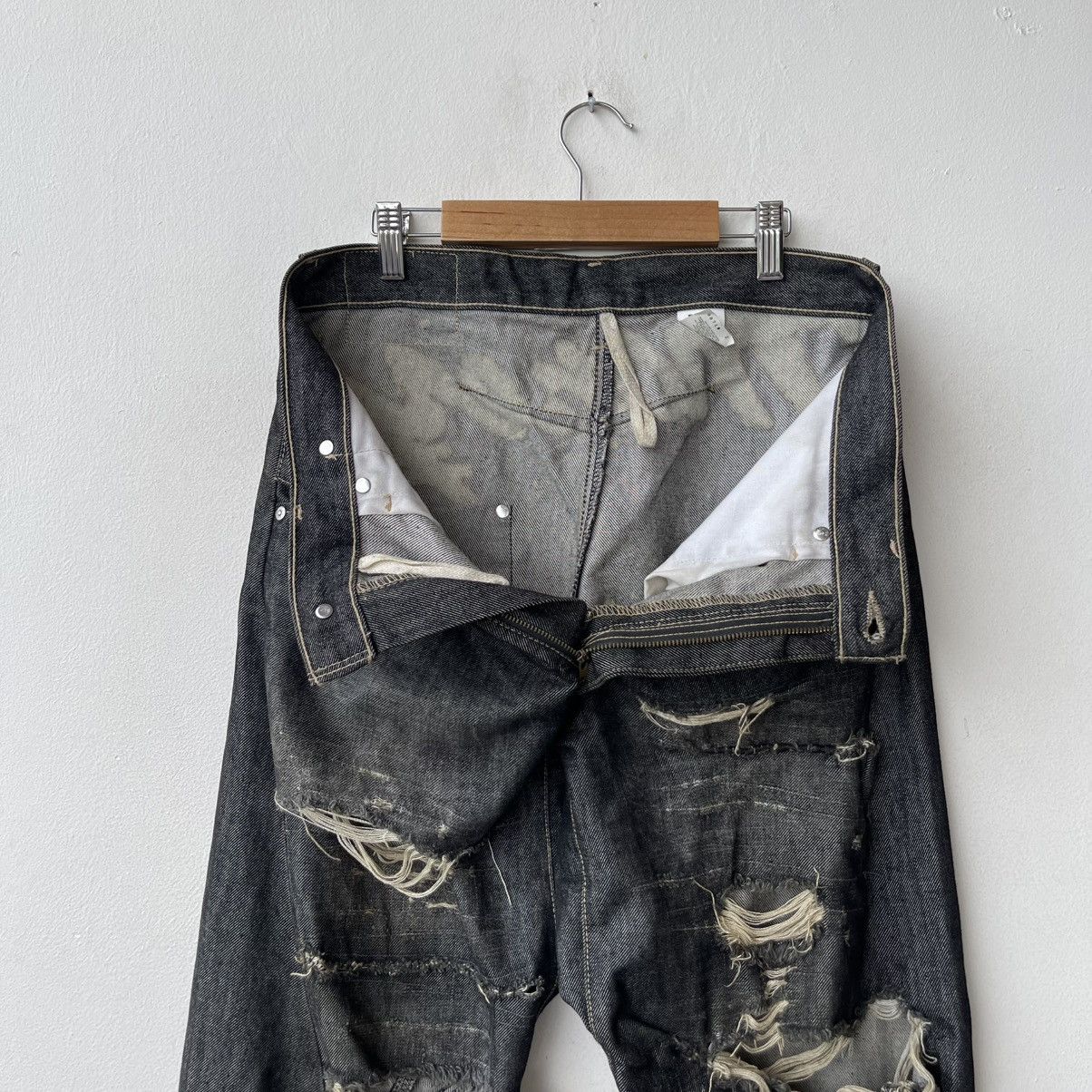 Levi's Thrashed Levi’s Engineered 3D Painted "Money" Denim Jeans Size US 30 / EU 46 - 12 Thumbnail