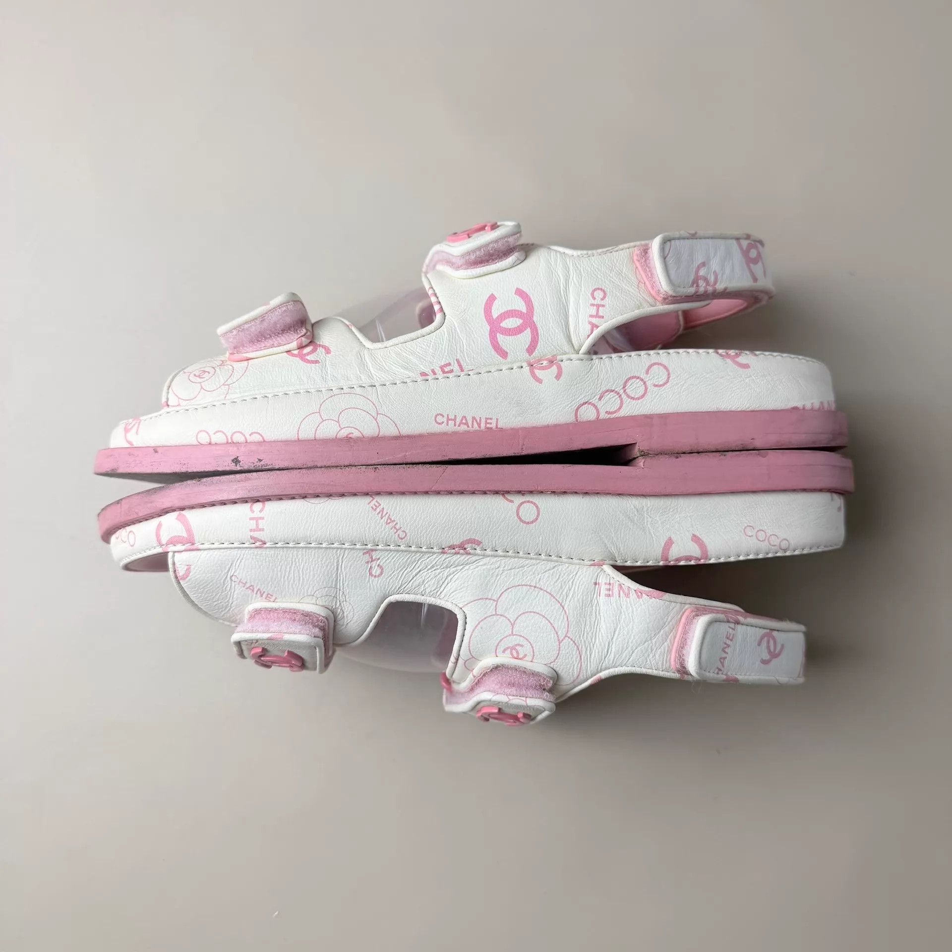 Chanel CHANEL white pink CC all over print sandals 37.5 Size US 7 / IT 37 - 5 Thumbnail