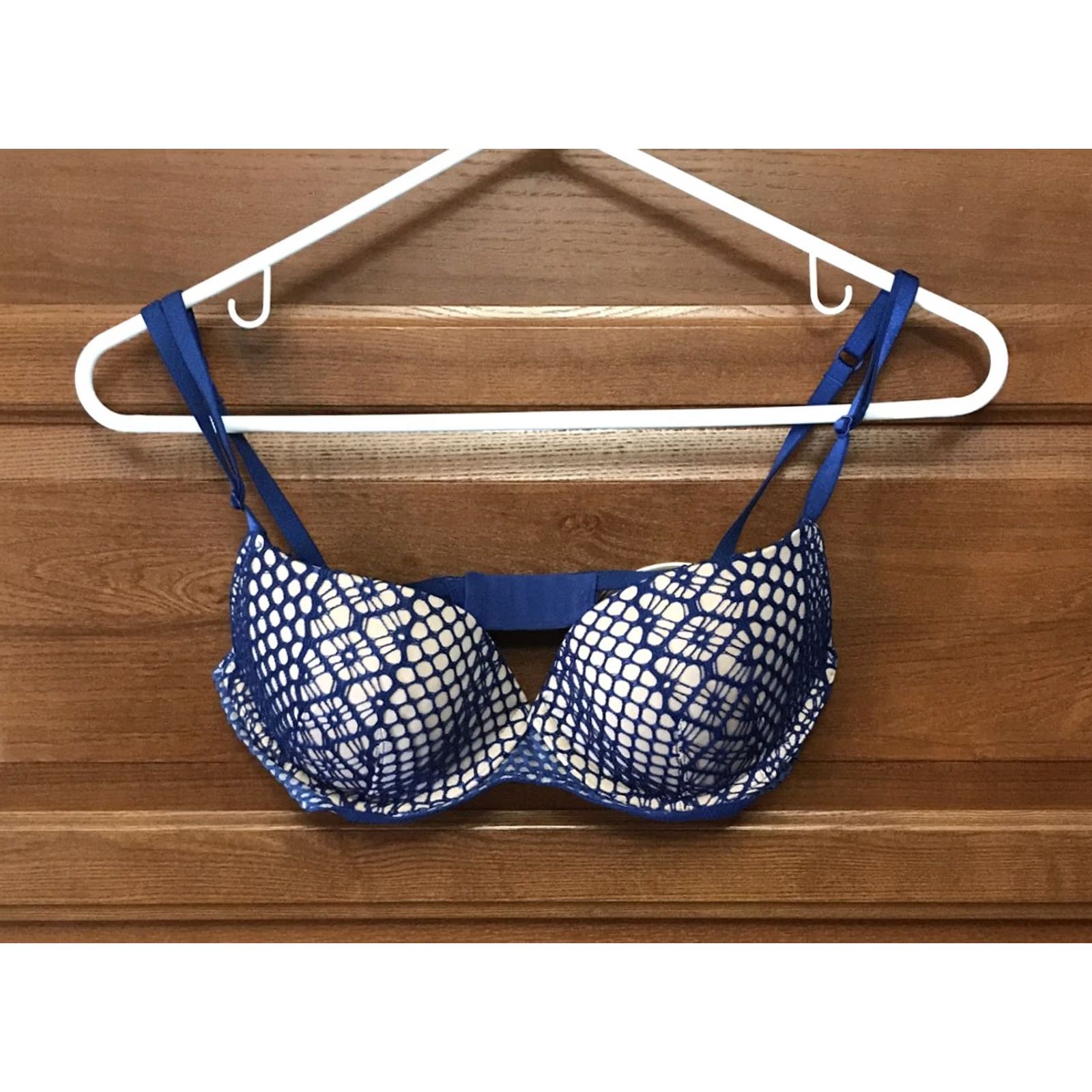 Victoria's Secret Victoria's Secret Very Sexy plunge Bra 32D blue beige Lightly Lined Underwire Women Size ONE SIZE - 2 Thumbnail