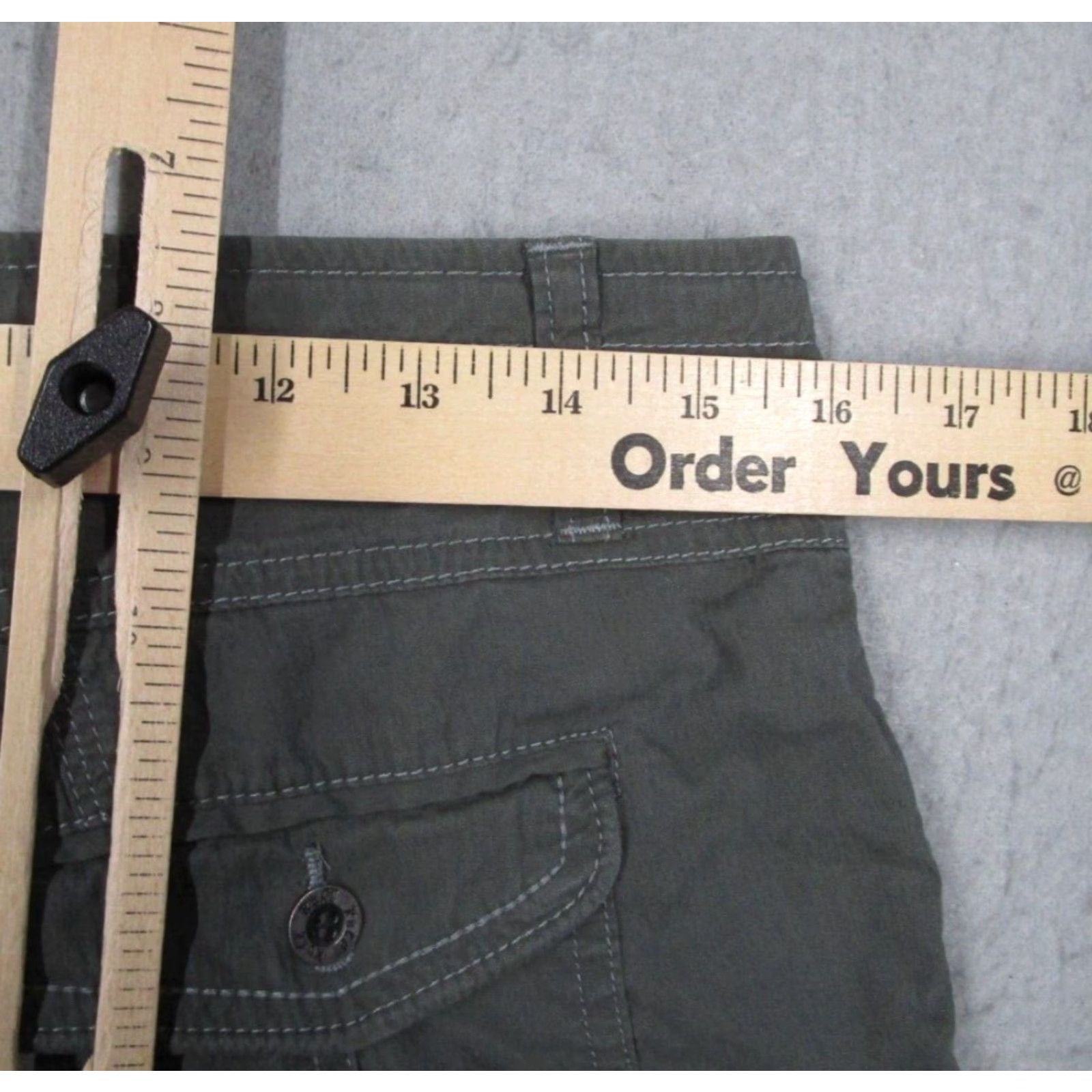 Vintage VINTAGE Kuhl Cargo Pants Women’s 8 Green Capri Workwear Utility Hiking Casual Fall Spring Summer Winter Size 30" / US 8 / IT 44 - 6 Thumbnail